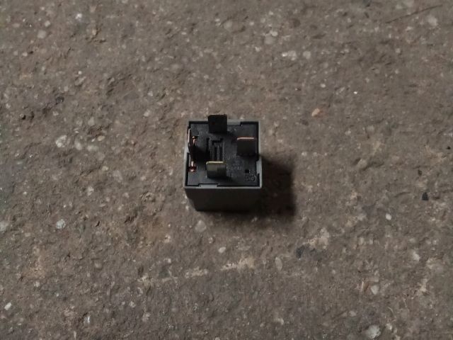 bontott OPEL ASTRA K Relé