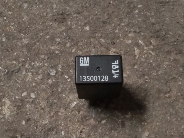 bontott OPEL ASTRA K Relé