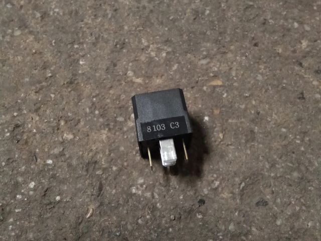 bontott OPEL ASTRA K Relé