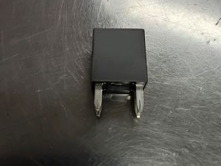 bontott OPEL ASTRA K Relé