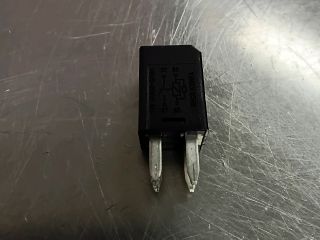 bontott OPEL ASTRA K Relé