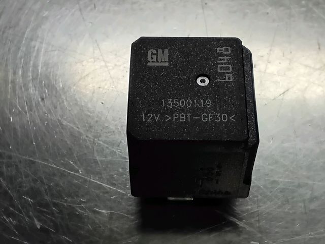 bontott OPEL ASTRA K Relé