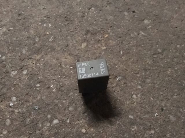 bontott OPEL ASTRA K Relé