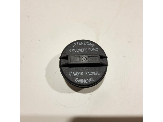 bontott OPEL ASTRA K Tanksapka