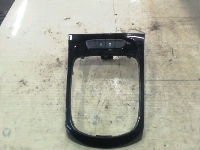 bontott OPEL ASTRA K Váltószoknya Rögzítő Keret