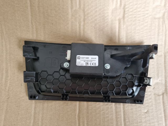 bontott OPEL ASTRA K Vezeték Nélküli Telefontöltő