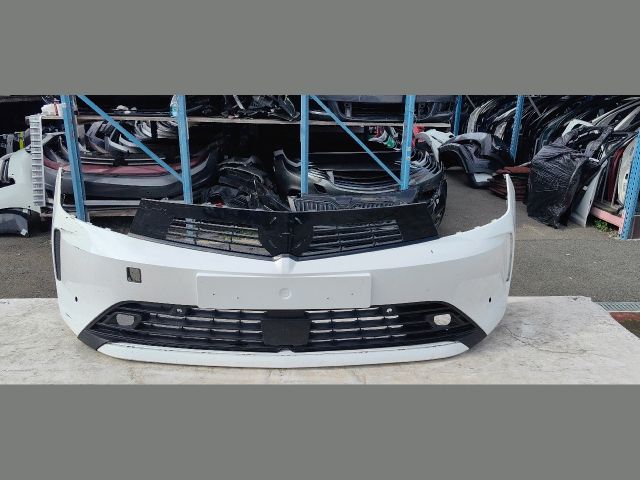 bontott OPEL ASTRA L Első Lökhárító (Üresen)