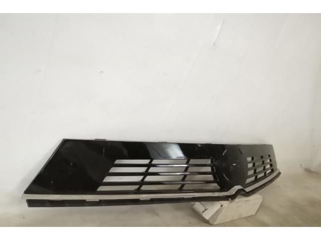 bontott OPEL ASTRA L Hűtőrács