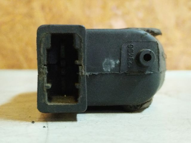 bontott OPEL CALIBRA Bal első Ajtózár Motor