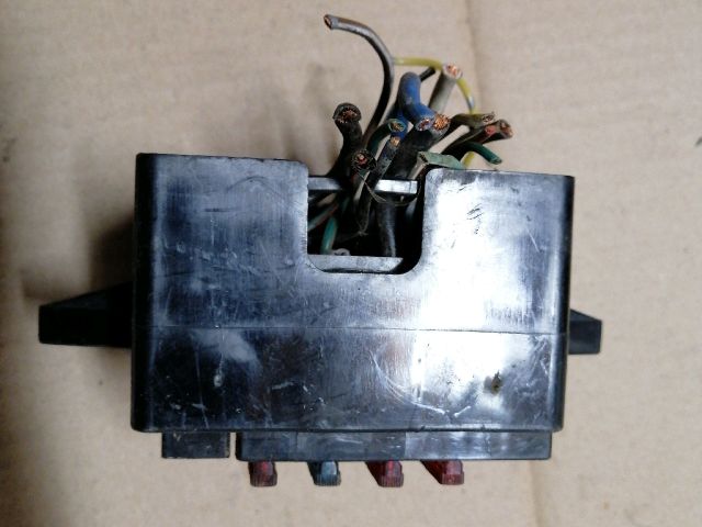 bontott OPEL CAMPO Biztosítéktábla Motortér