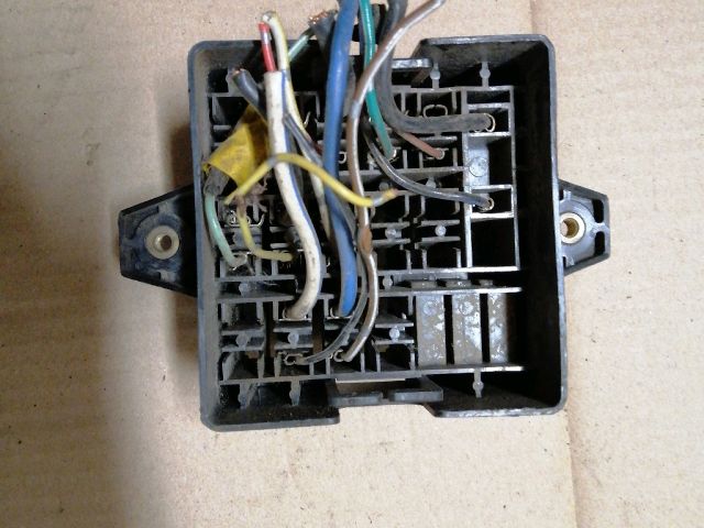 bontott OPEL CAMPO Biztosítéktábla Motortér