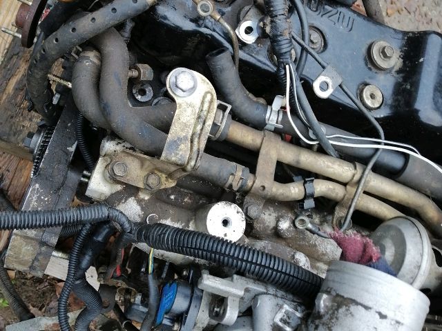 bontott OPEL CAMPO Motor (Fűzött blokk hengerfejjel)