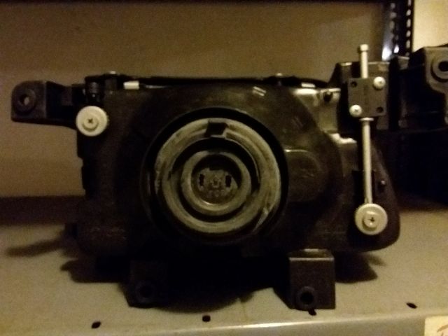 bontott OPEL CAMPO Bal Fényszóró