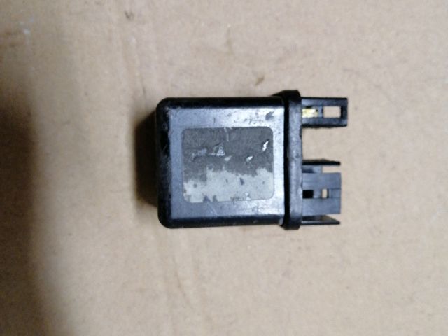 bontott OPEL CAMPO Izzító Relé