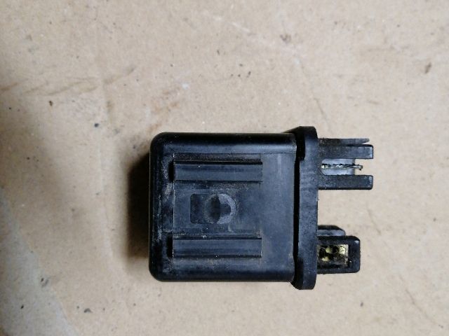 bontott OPEL CAMPO Izzító Relé