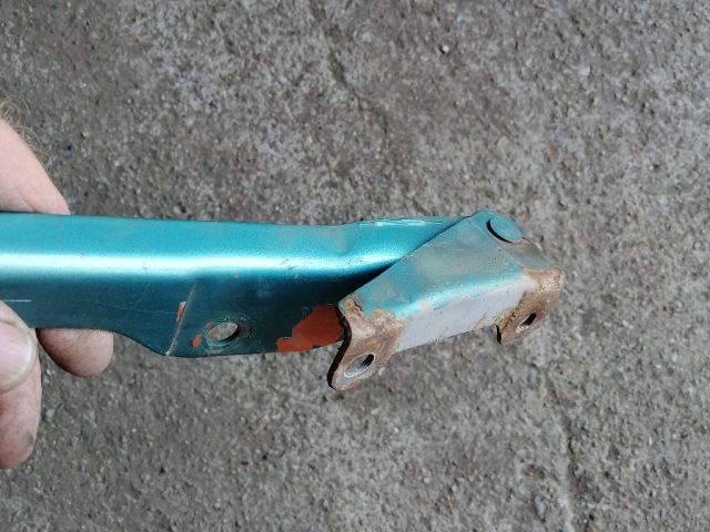 bontott OPEL CAMPO Motorháztető Bal Zsanér