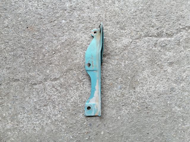 bontott OPEL CAMPO Motorháztető Bal Zsanér