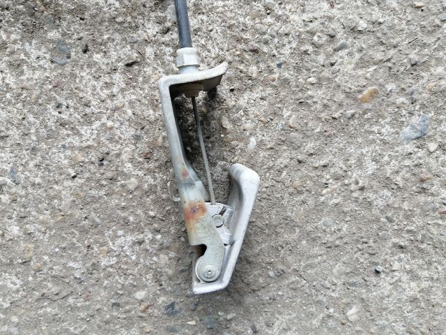 bontott OPEL CAMPO Motorháztető Nyitó Kar / Gomb