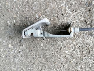 bontott OPEL CAMPO Motorháztető Nyitó Kar / Gomb