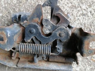 bontott OPEL CAMPO Motorháztető Zárszerkezet