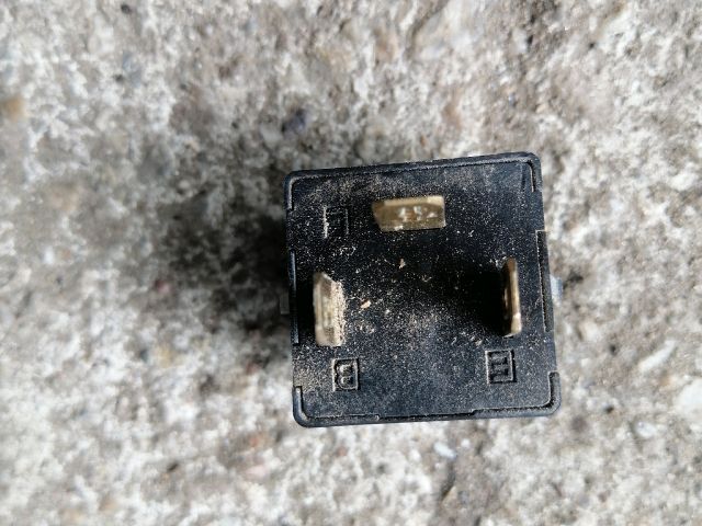 bontott OPEL CAMPO Relé