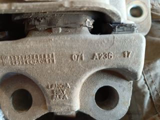 bontott OPEL COMBO Motor Tartó Bak Bal