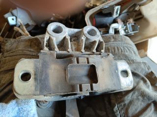 bontott OPEL COMBO Motor Tartó Bak Bal