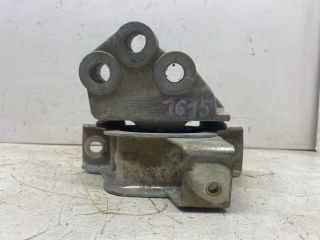 bontott OPEL COMBO Motor Tartó Bak Jobb