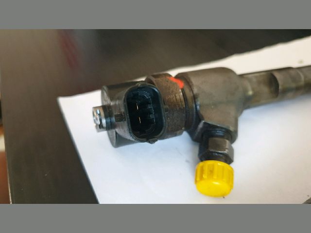 bontott OPEL COMBO Porlasztó Sor / Híd