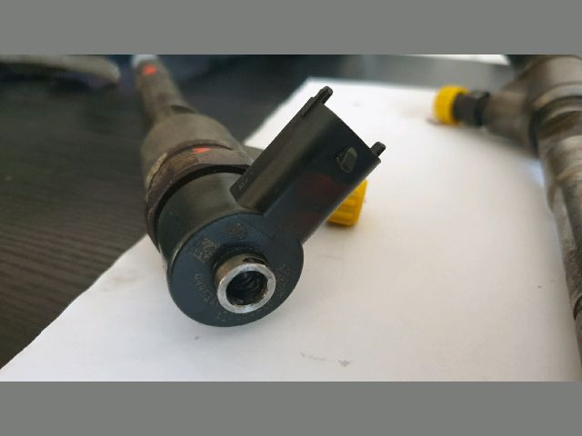 bontott OPEL COMBO Porlasztó Sor / Híd