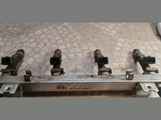 bontott OPEL COMBO Porlasztó Sor / Híd