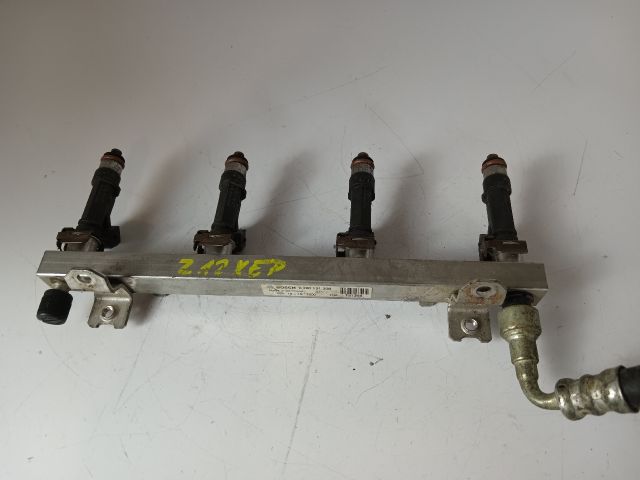 bontott OPEL COMBO Porlasztó Sor / Híd