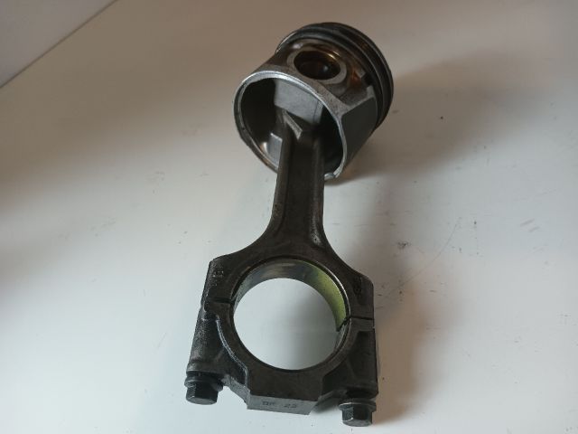 bontott OPEL COMBO Dugattyú és Hajtókar