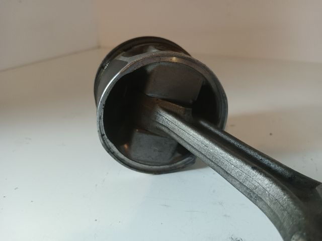 bontott OPEL COMBO Dugattyú és Hajtókar