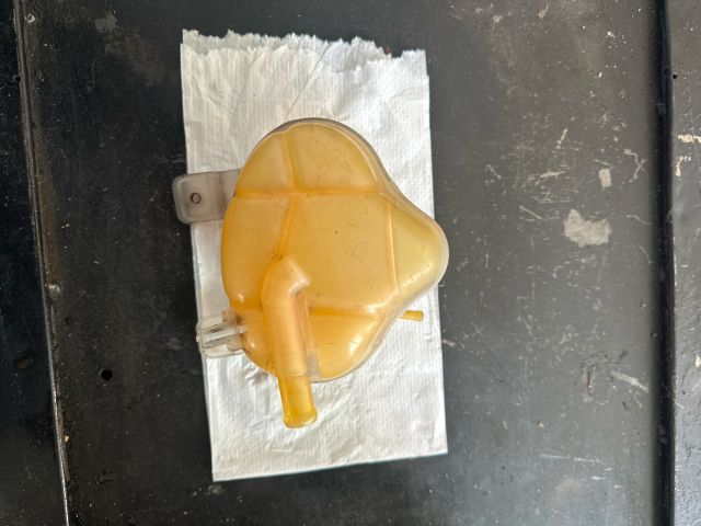 bontott OPEL COMBO Kiegyenlítő Tartály