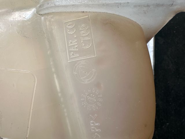 bontott OPEL COMBO Kiegyenlítő Tartály