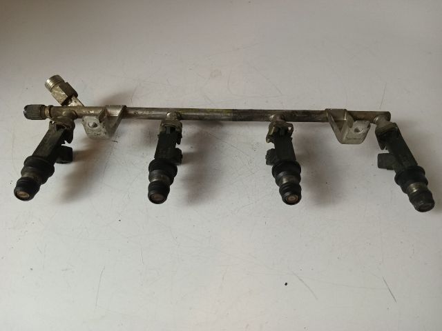 bontott OPEL COMBO Porlasztó Sor / Híd