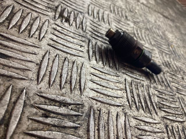 bontott OPEL COMBO Porlasztó (1 db)