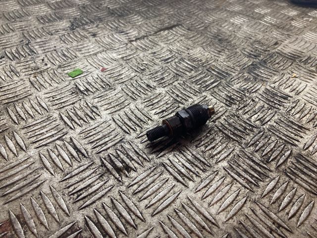 bontott OPEL COMBO Porlasztó (1 db)