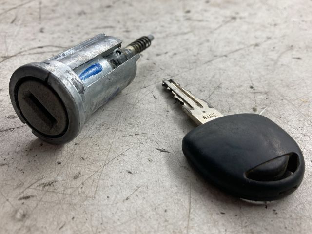 bontott OPEL COMBO Gyújtáskapcsoló