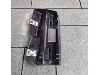 bontott OPEL COMBO Bal Fényszóró Tartó