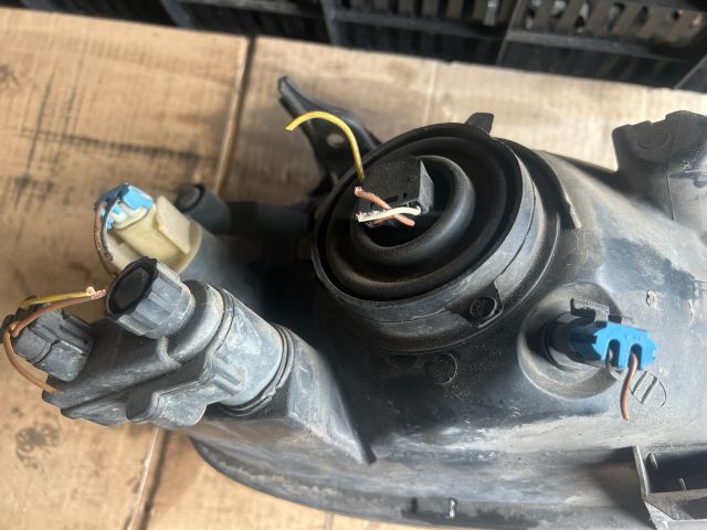 bontott OPEL COMBO Bal Fényszóró