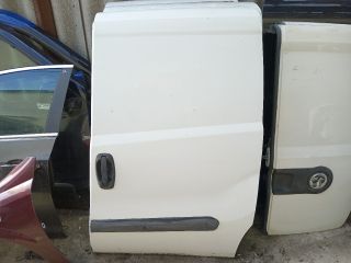bontott OPEL COMBO Bal Tolóajtó (Részeivel)