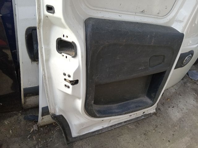 bontott OPEL COMBO Bal Tolóajtó (Részeivel)