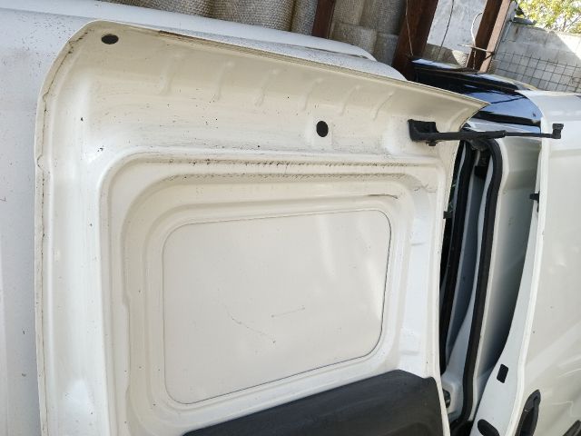 bontott OPEL COMBO Bal Tolóajtó (Részeivel)