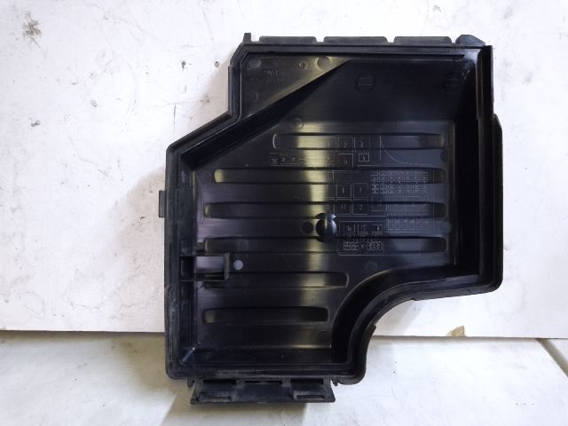 bontott OPEL COMBO Biztosítéktábla Fedél