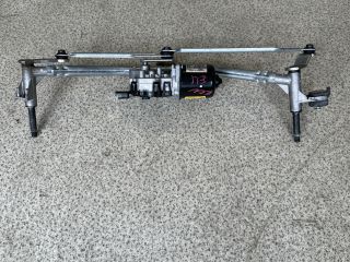 bontott OPEL COMBO E Első Ablaktörlő Szerkezet Motorral