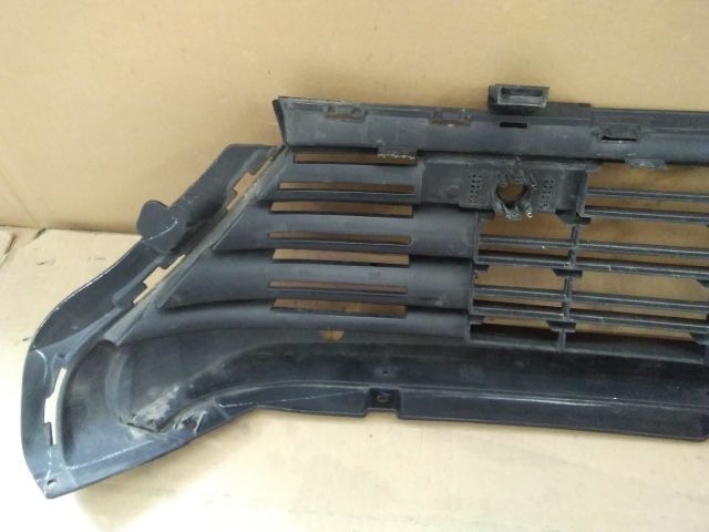 bontott OPEL COMBO E Első Lökhárító Alsó Középső Díszrács