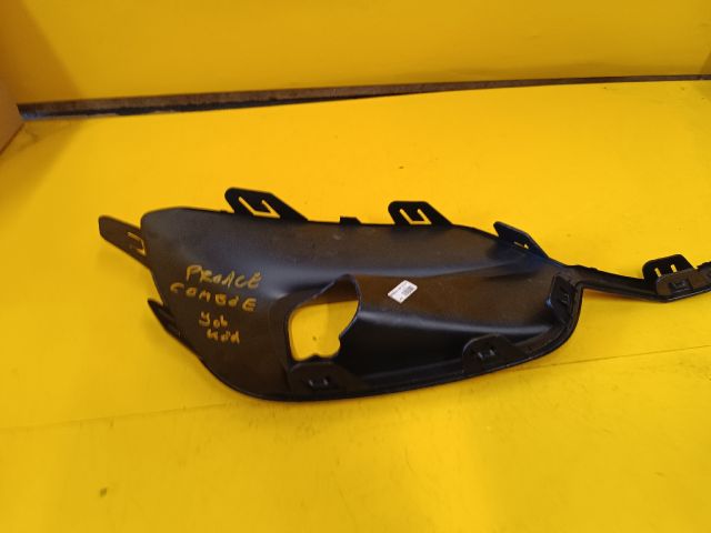 bontott OPEL COMBO E Jobb Ködlámpa Rács