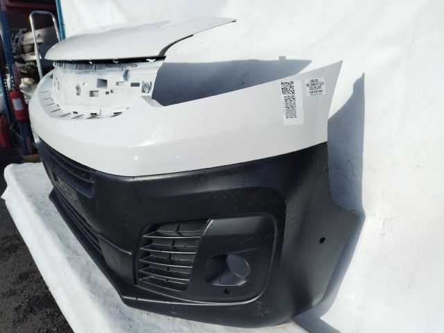 bontott OPEL COMBO Első Lökhárító (Üresen)